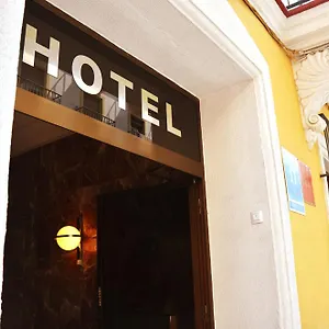 2* Hotel El Coloso